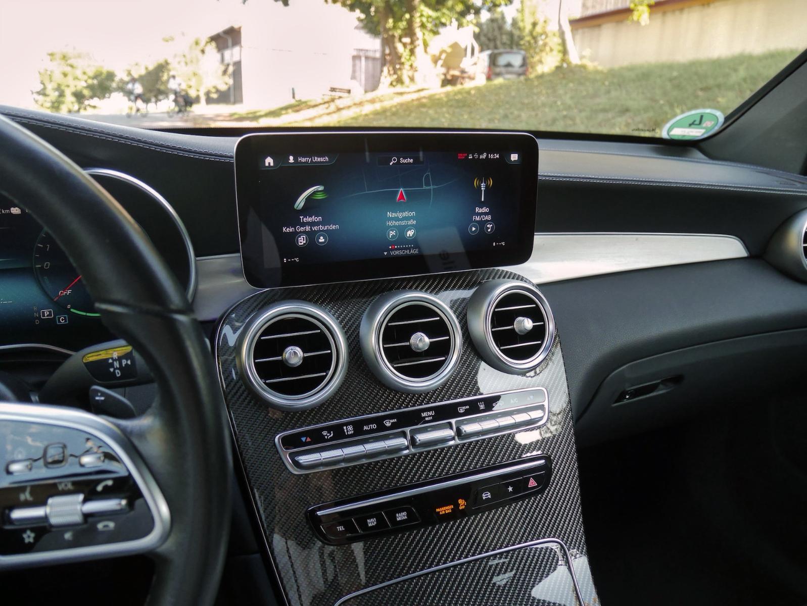Mercedes-Benz GLC 300 e 4Matic Plug-In-Hybrid//AMG Line