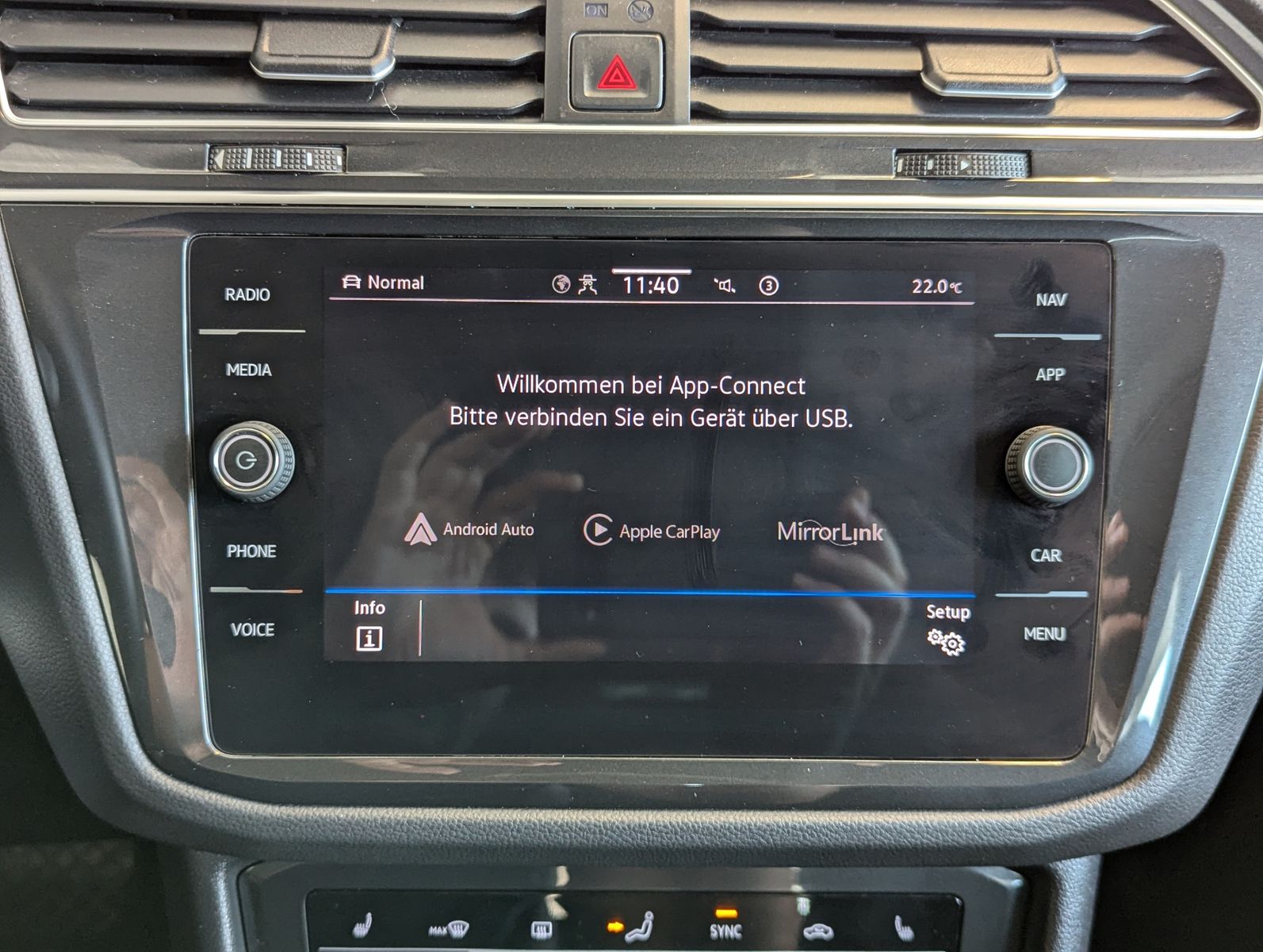 VW Tiguan 2.0 TDI DSG Elegance HUD Assist-Plus StHz - Image 31