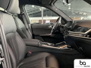 BMW X7 - 7