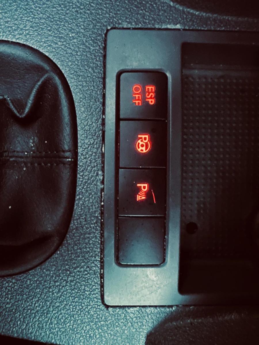 Volkswagen Touran 2009 — photo 14