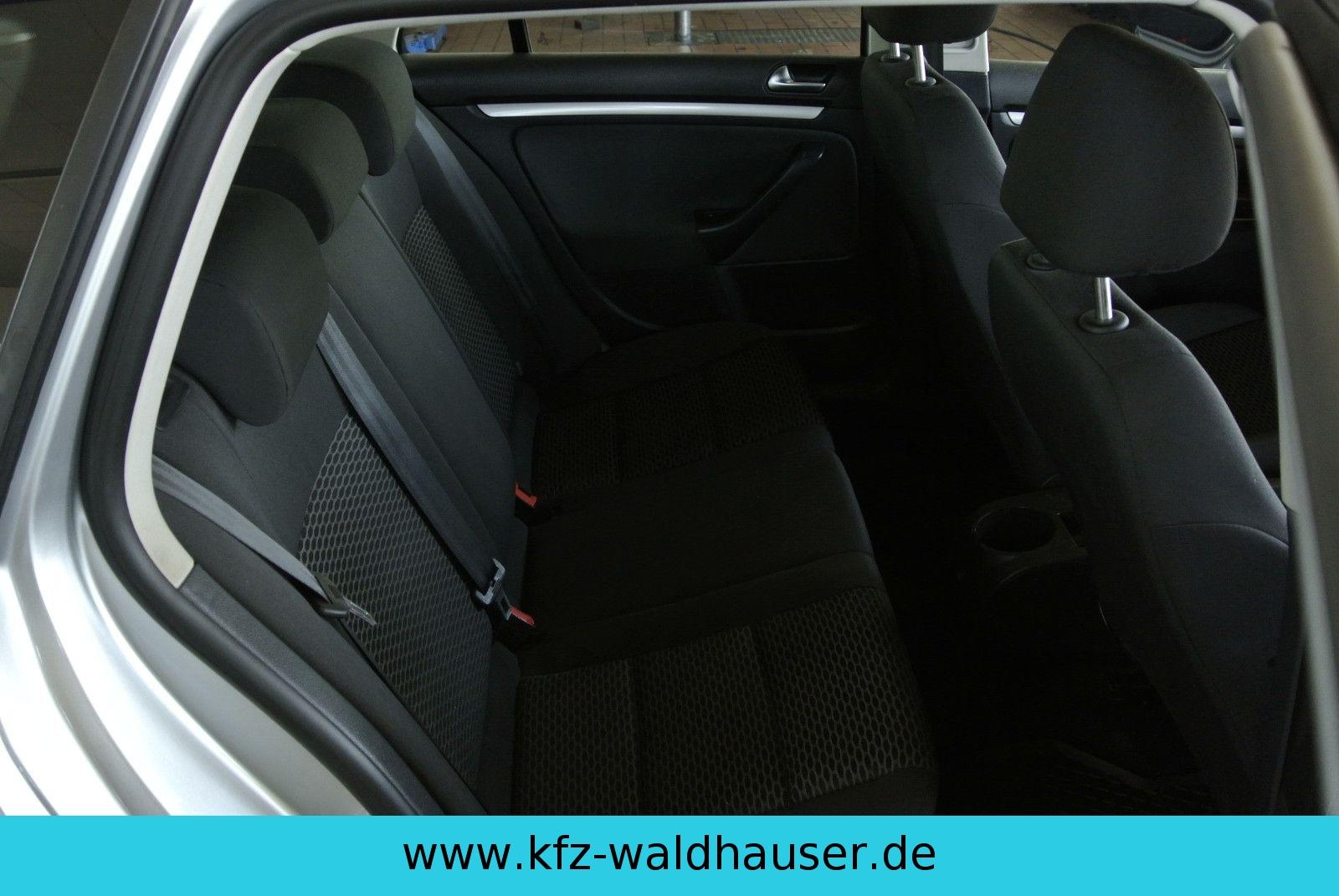 Volkswagen Golf 2011 — photo 35