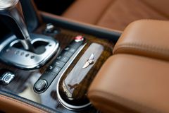 Fahrzeugabbildung Bentley Continental GT V8S *MY2015 / MULLINER / SADDLE*