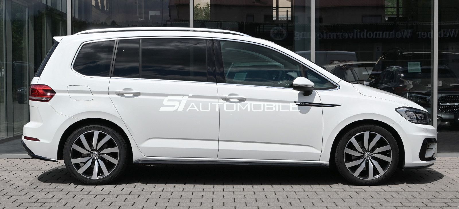 Fahrzeugabbildung Volkswagen Touran 2.0 TDI DSG R-Line °ACC°AHK°PANORAMA°KAM°