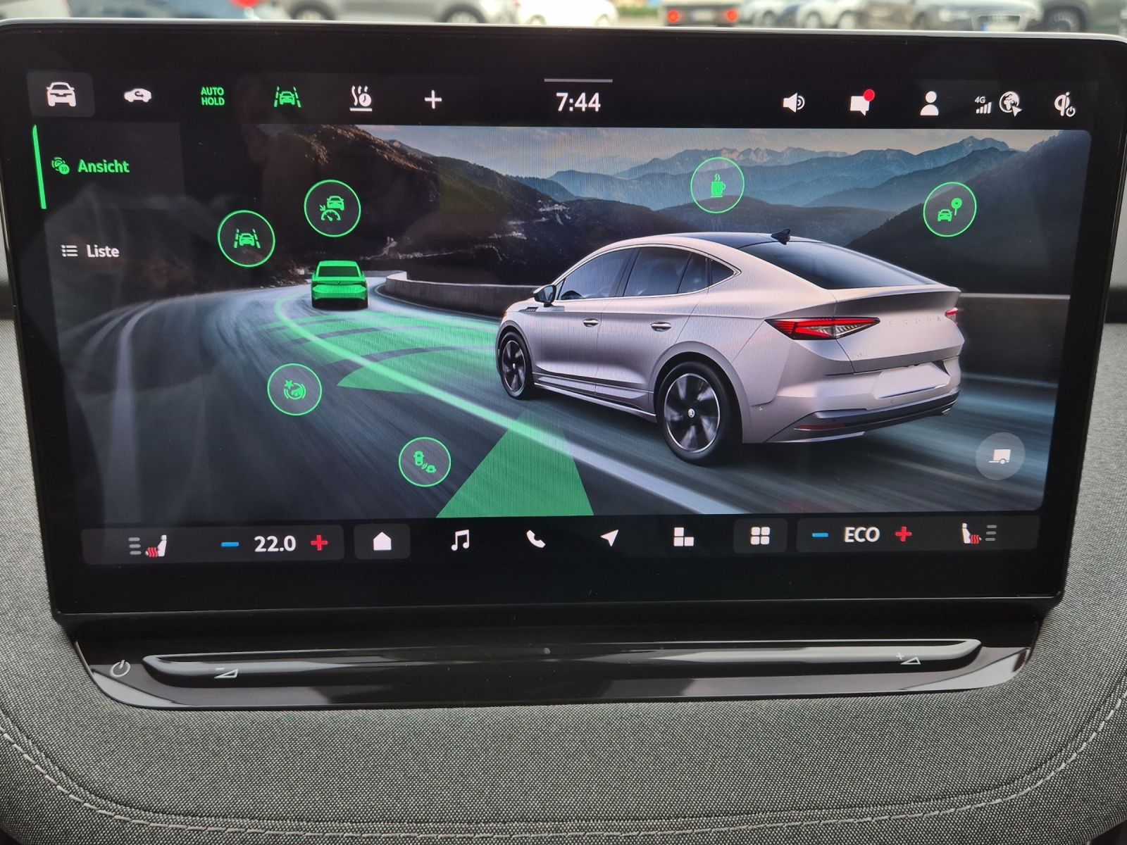 Fahrzeugabbildung SKODA Enyaq Coupé 85 Loft Matrix AHK WäPu Navi Pano AC
