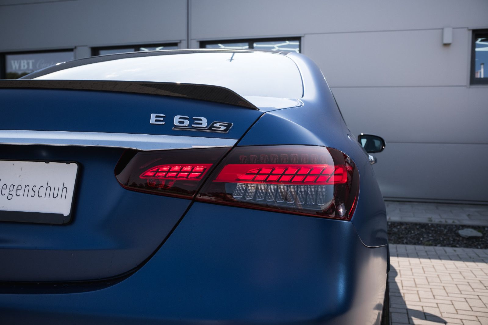 Fahrzeugabbildung Mercedes-Benz E 63 AMG S-Steuer -Dt.Auto-Keramik-Sonderfarbe