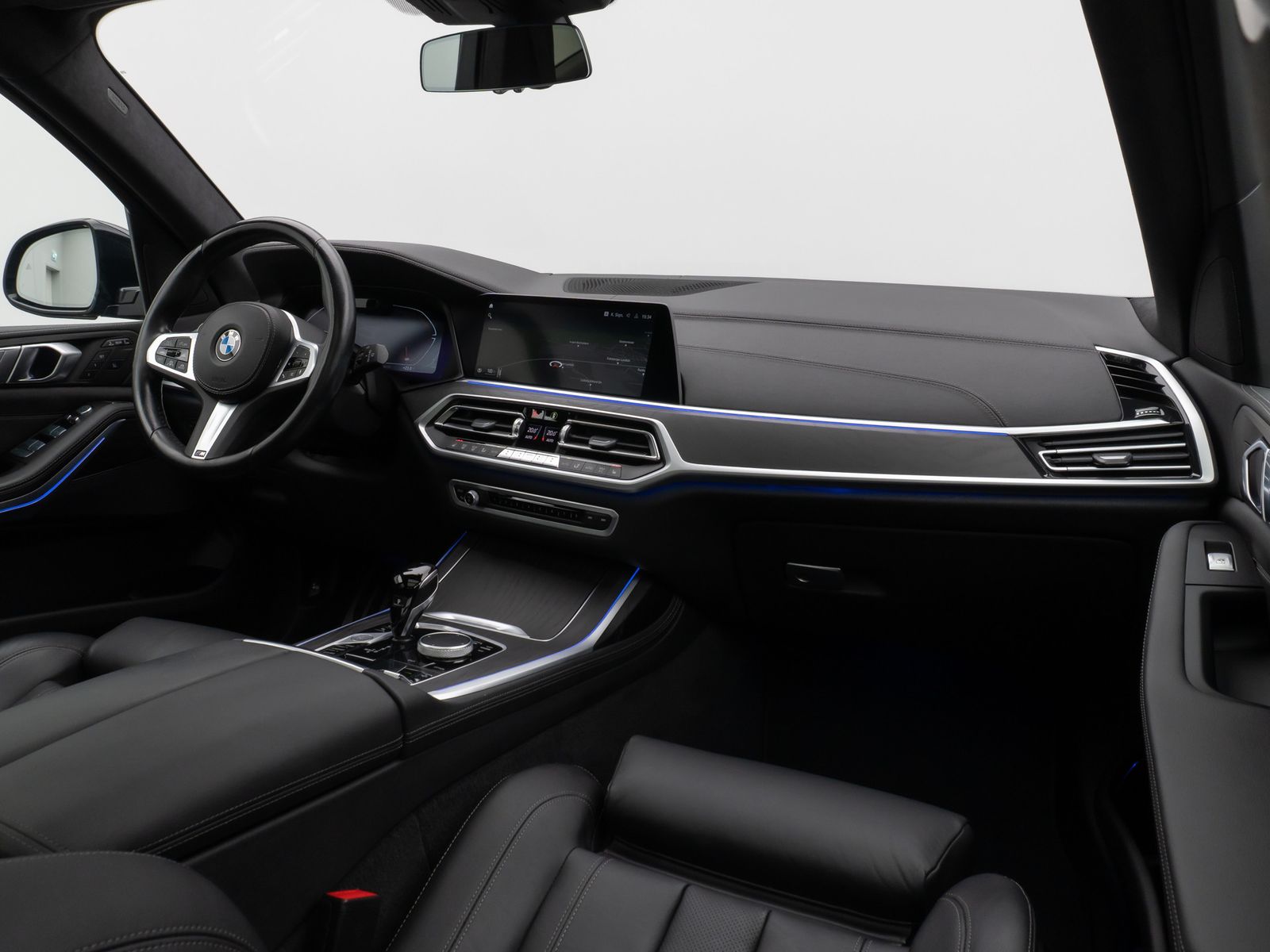 Fahrzeugabbildung BMW X7 xD40d M Sport Panorama 360° SoftCL HUD DAB