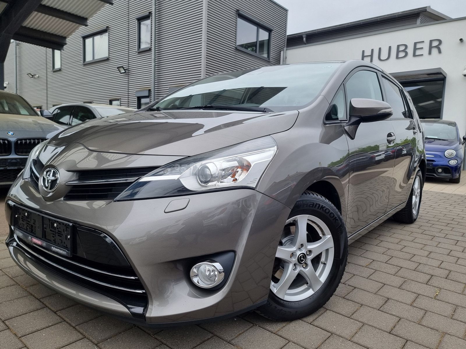 TOYOTA Verso