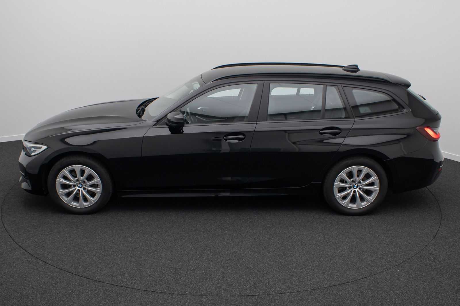 Fahrzeugabbildung BMW 320d DAB HiFi PDC Alarm Sport Geschwindigkeitsre