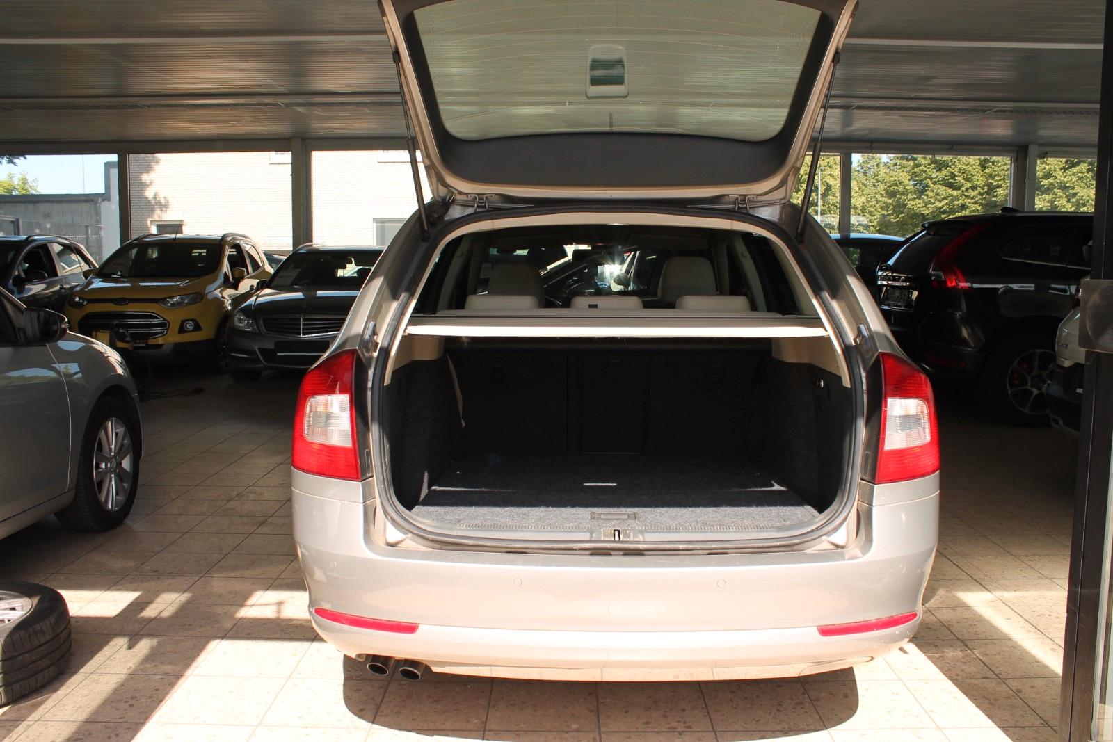 Skoda Octavia 2011 — photo 9