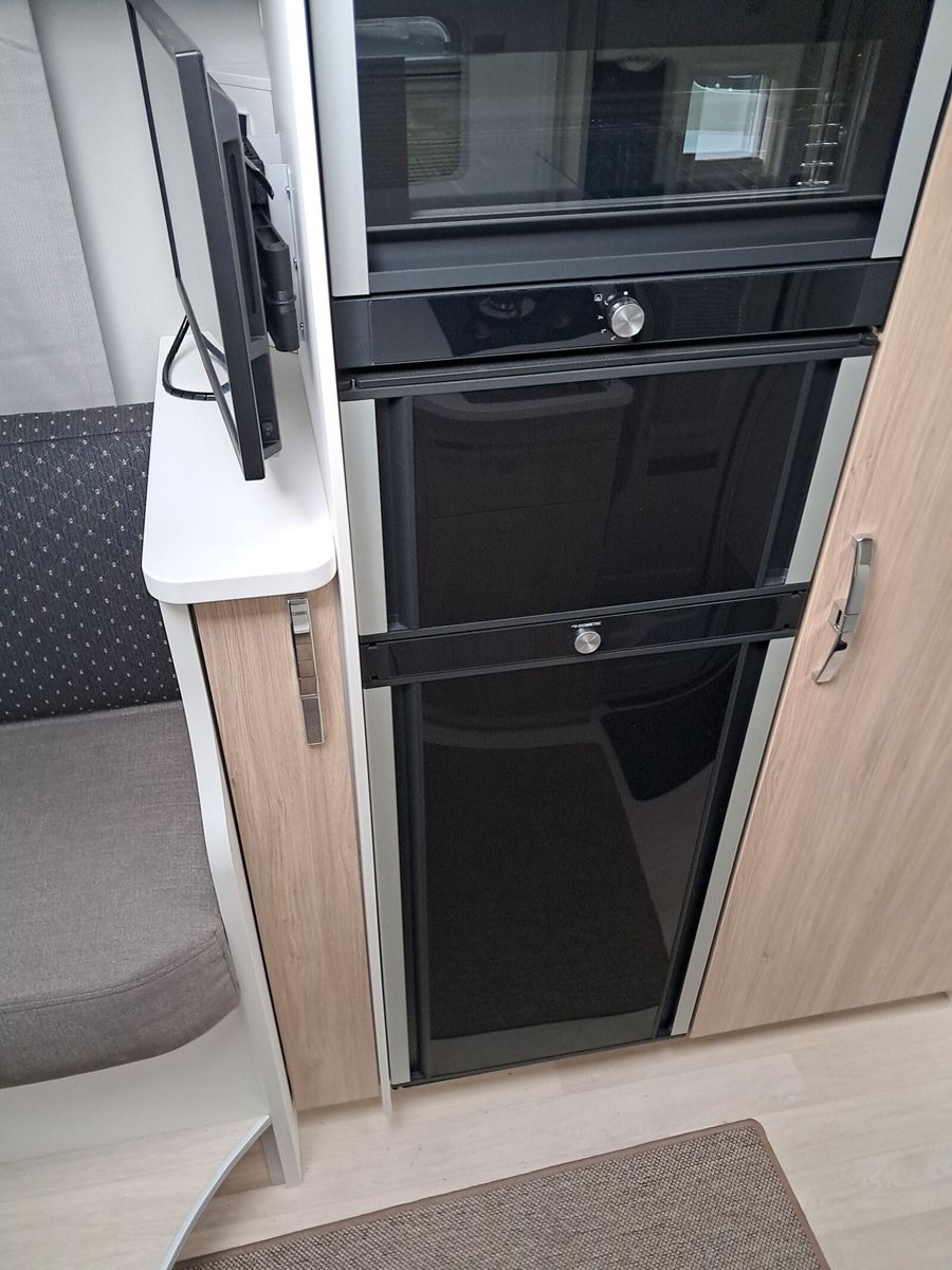 Fahrzeugabbildung Frankia F-Line I 680 Plus 4,5 t Luftfeder HA, Markise