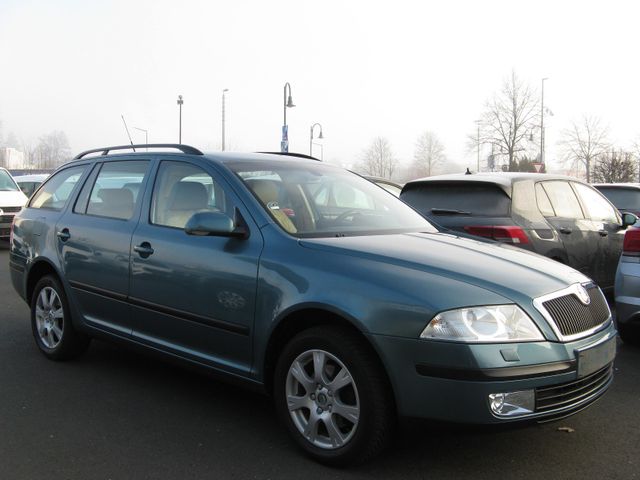 Skoda Octavia Com Elegance 2.0 TDI XEN PDC NAVI AHK SH