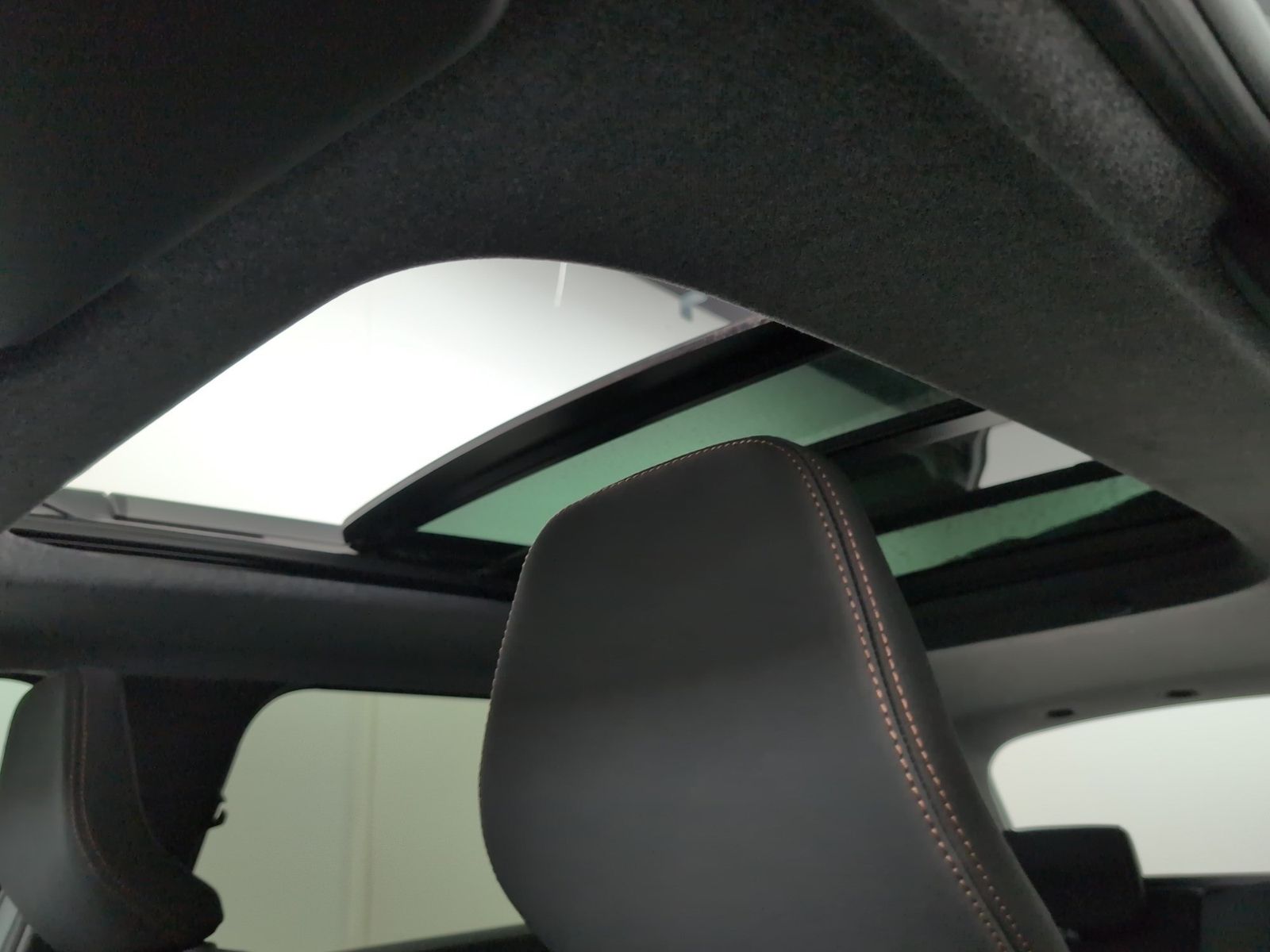 DACIA Bigster Extreme Hybrid 155 Zweifarblackierung – Bild 10