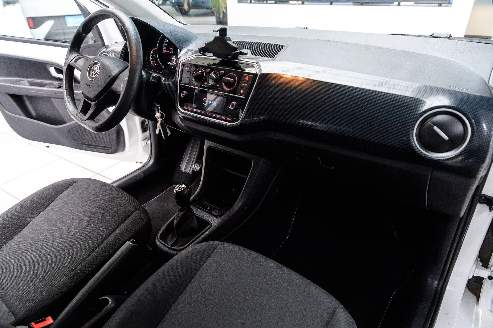 Fahrzeugabbildung Volkswagen up! 1.0l 48kw +4-türig + Maps & More + GJReifen