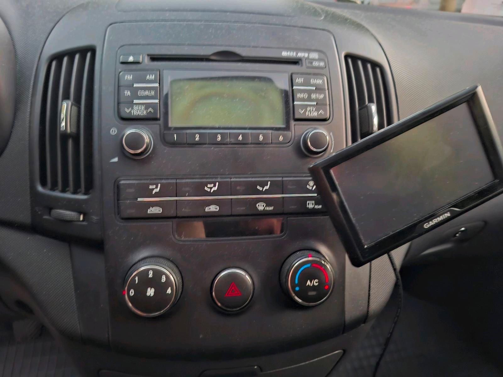 Hyundai i30 2010 — photo 9