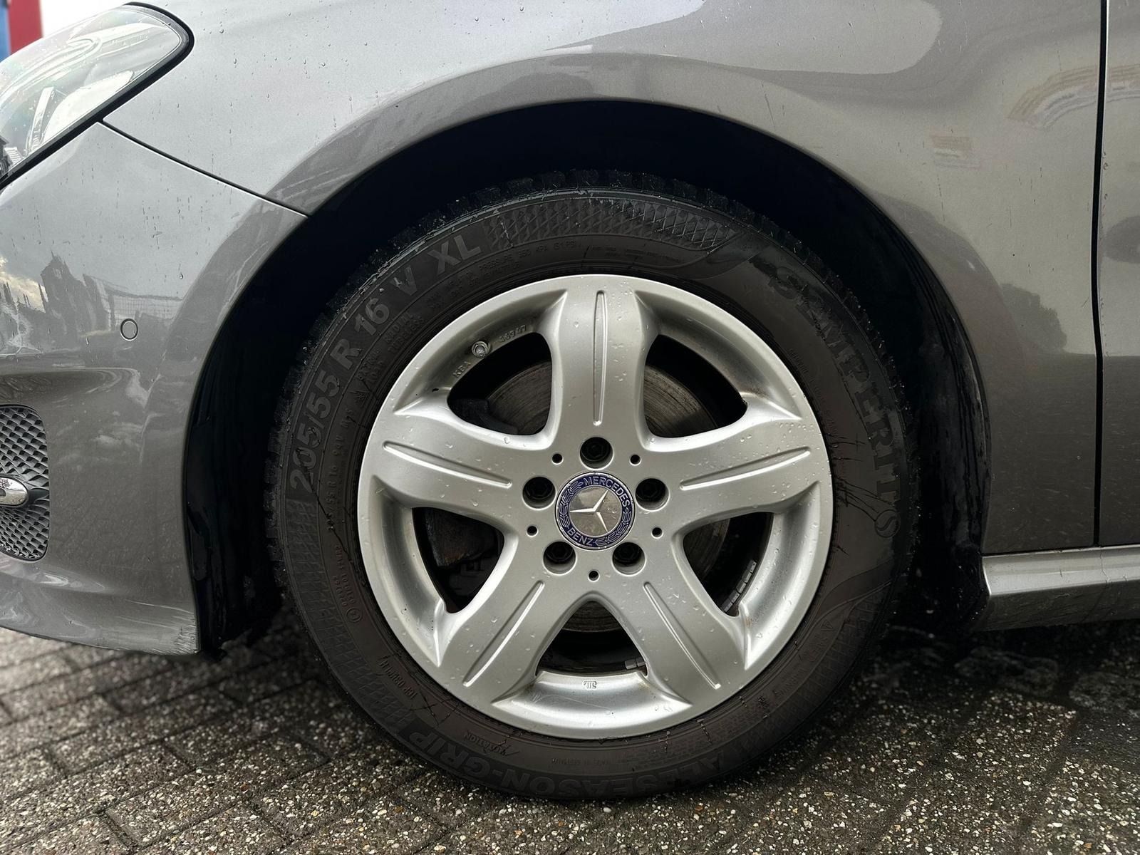 Mercedes-Benz B 180 *AUTOMATIK*KAMERA*NAVI*TEMP*LED*SHZ*LMF