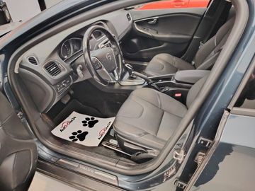 Volvo V40 Cross Country - 12