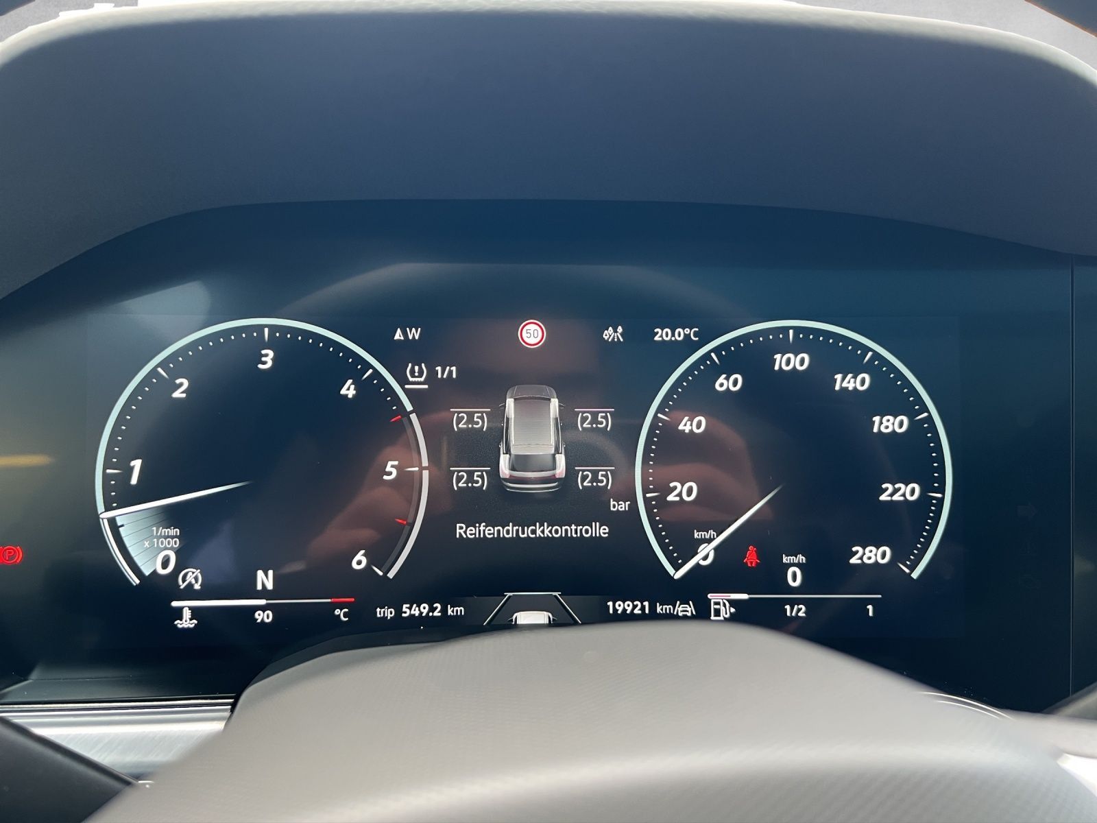 Touareg R-Line 3.0 V6 TDI 4M Leder*AHK*Luft*Blac