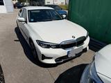 BMW 318 i Sport Line Live Cockpit Parkassist Plus - BMW 318 in Stuttgart