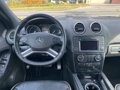 Fahrzeugabbildung Mercedes-Benz ML 300 CDI 4Matic*Bi-Xenon*Navi*Designo-Lack*SHD