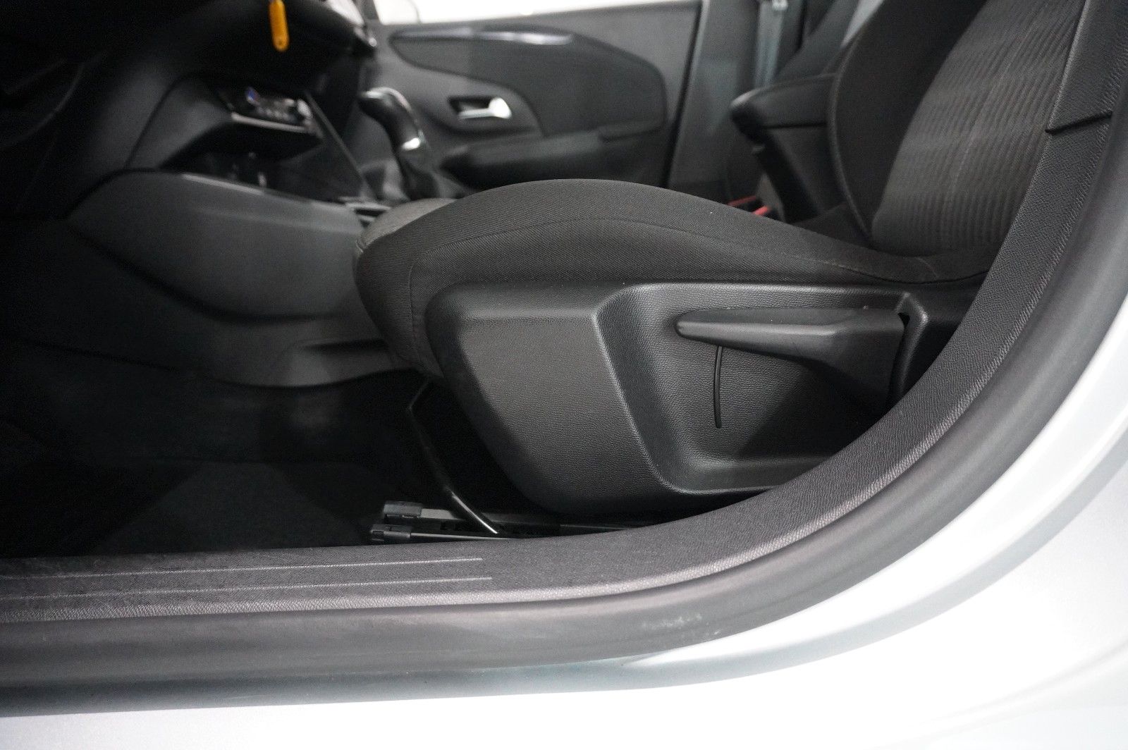 Fahrzeugabbildung Opel Corsa F 1.2 ELEGANCE NAVI/LED/TEMP./SPORT/DAB+