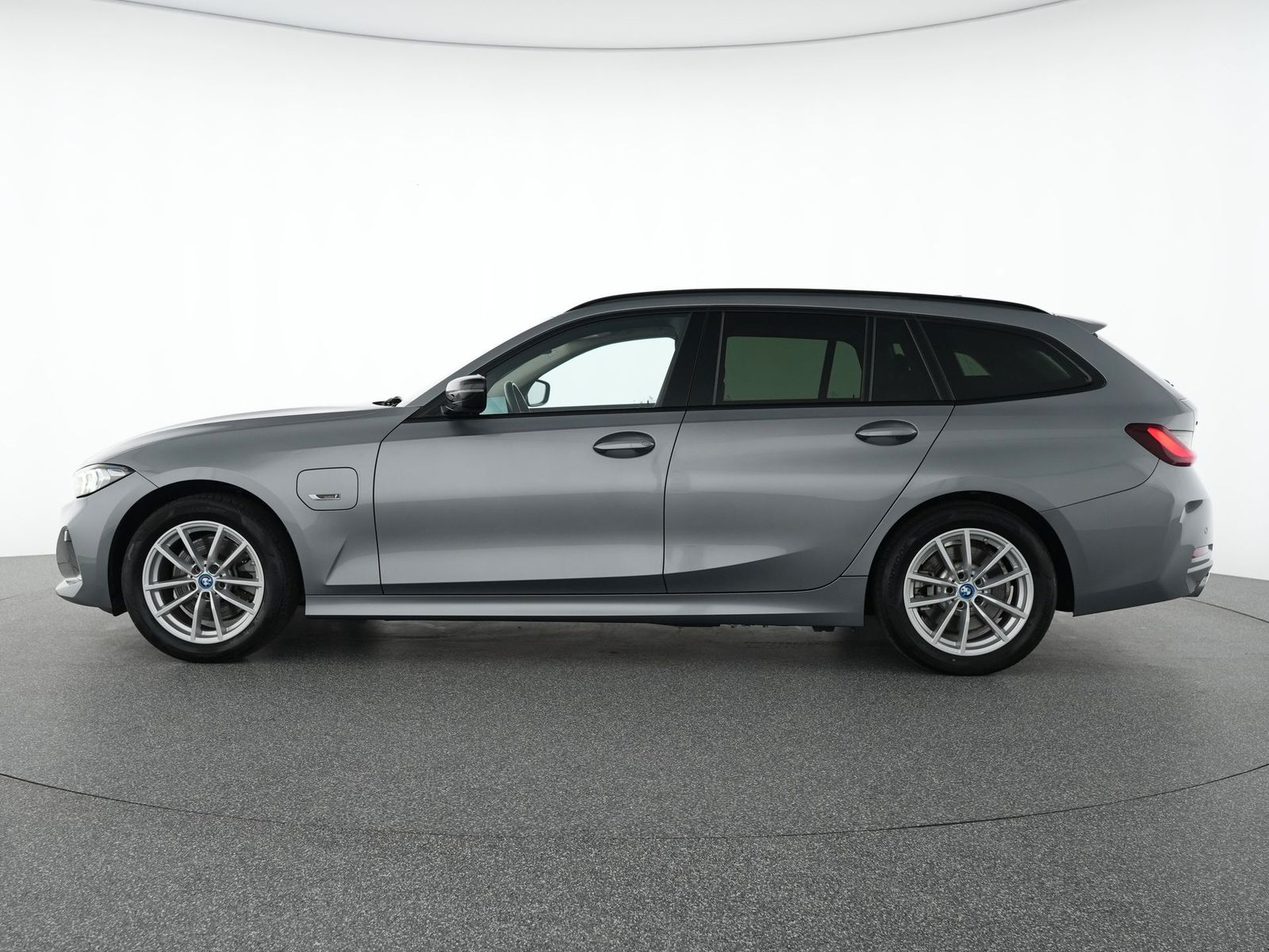 BMW 320e xDrive Navi|LED|SHZ|Live Cockpit Plus|AHK foto 9