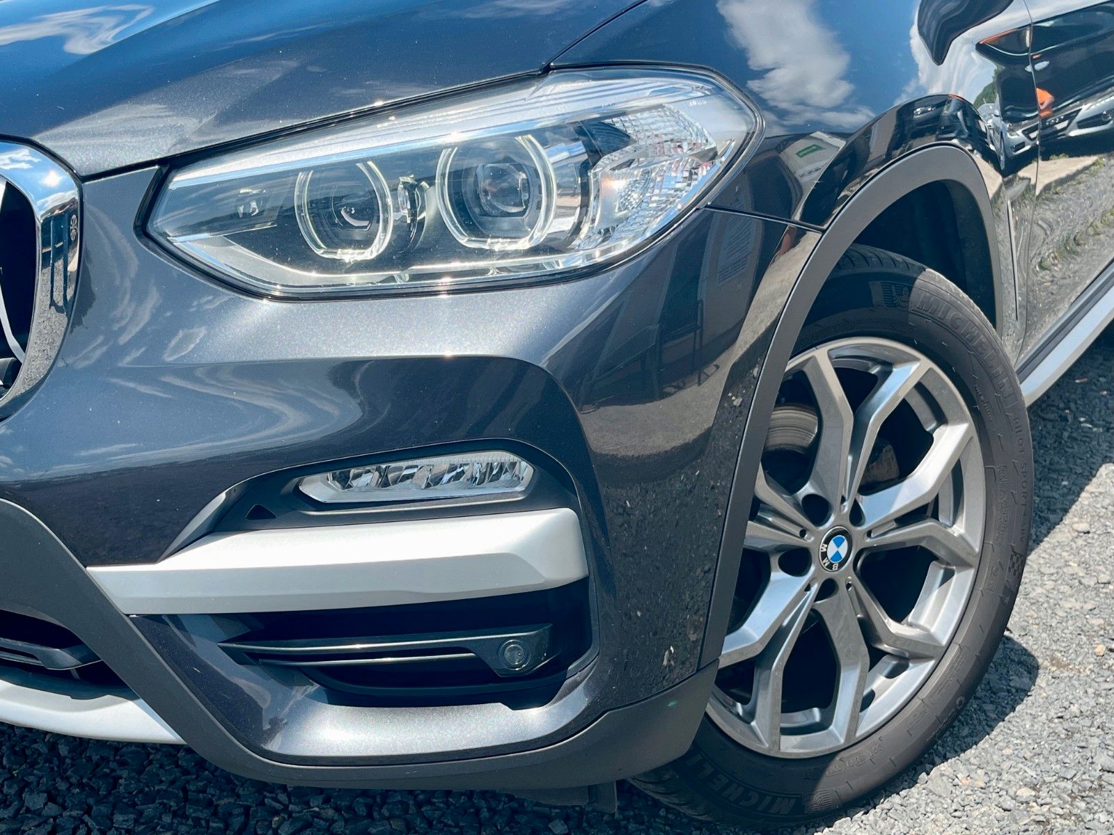 Fahrzeugabbildung BMW X3 xDrive20d xLine Navi LED SPORTSITZE Leder 19"