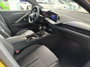 Fotografie 6 des Opel Astra 1.2 Turbo GS AHK