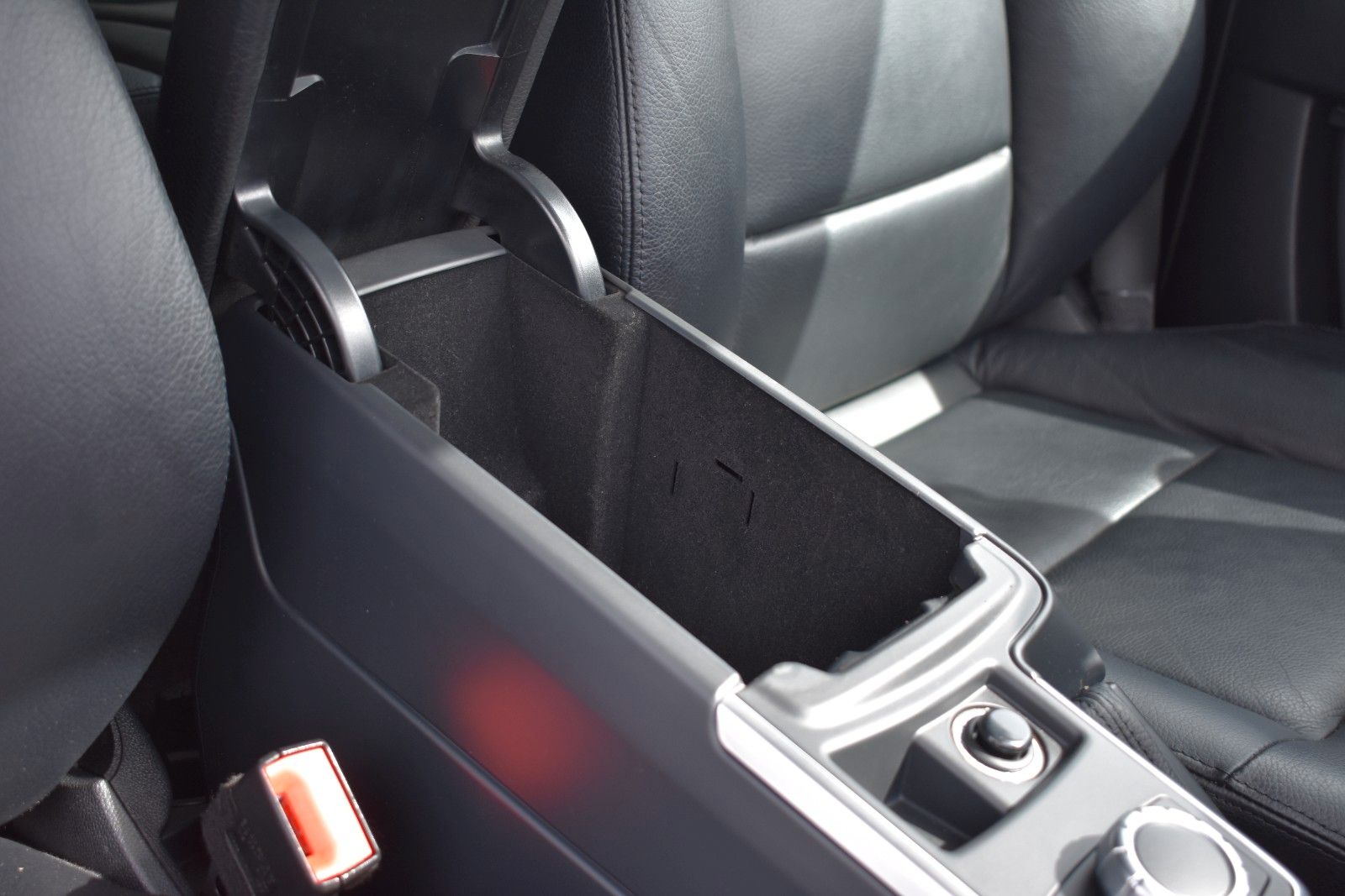Fahrzeugabbildung Mercedes-Benz G 500 V8 1.HAND/AHK/SD/LEDER/KAMERA/TOTWINKEL