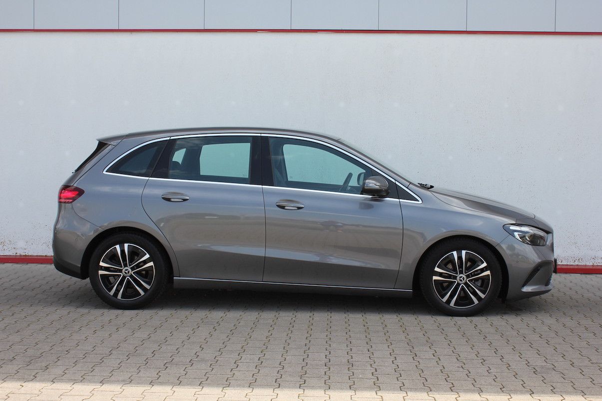 MERCEDES-BENZ B 180 d 8G Progressive Line 458 WideScreen Displ