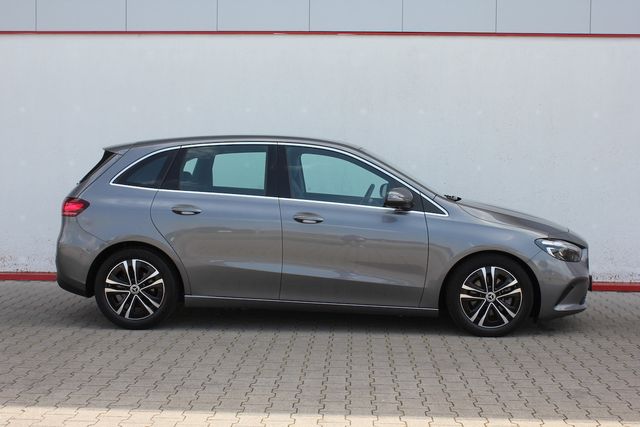 MERCEDES-BENZ B 180 d 8G Progressive Line 458 WideScreen Displ