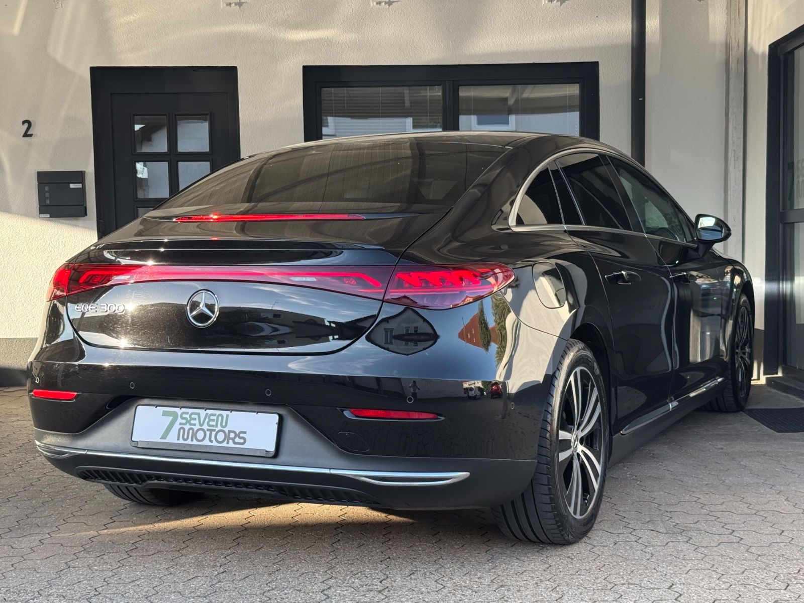 Mercedes-Benz EQE 300 MBUX ACC Kamera SHZ CarPlay SoH: 94% AHK imagem 3