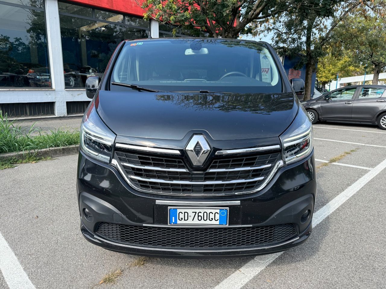 Renault Trafic T29 2.0 dCi 170CV EDC PC-TN Space imagem 2