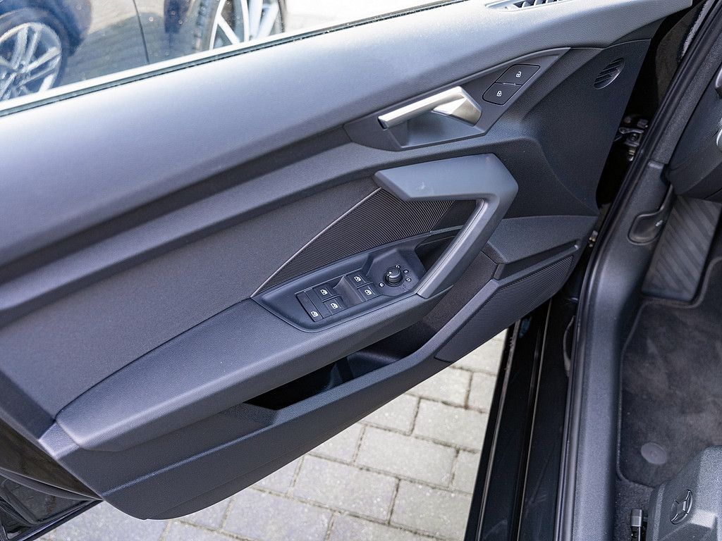 Fahrzeugabbildung Audi A3 Sportback 30 TFSI NAVI LED VIRT.-COCKPIT SHZ