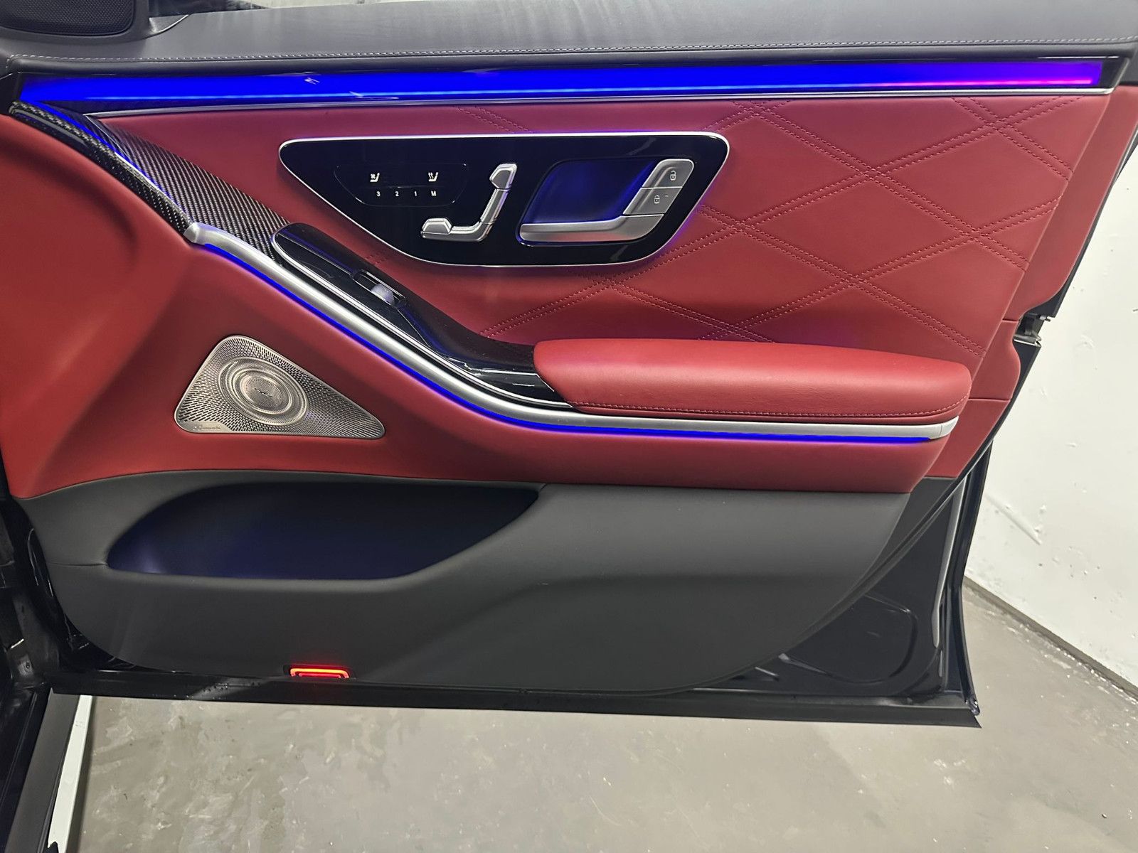 Fahrzeugabbildung Mercedes-Benz S 63 E Performance *EXKLUSIV*TV*PANO*FOND ENTER