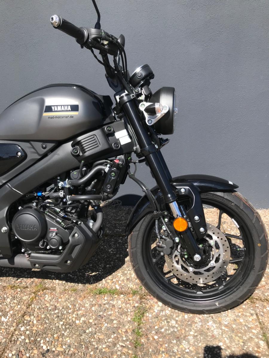 Yamaha XSR125                   1.Hand/ Yamaha Garantie