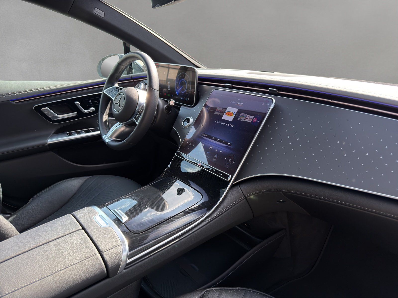 Fahrzeugabbildung Mercedes-Benz EQE350 AMG Prem+ AIRMATIC Sitzklima HAL Memo HUD