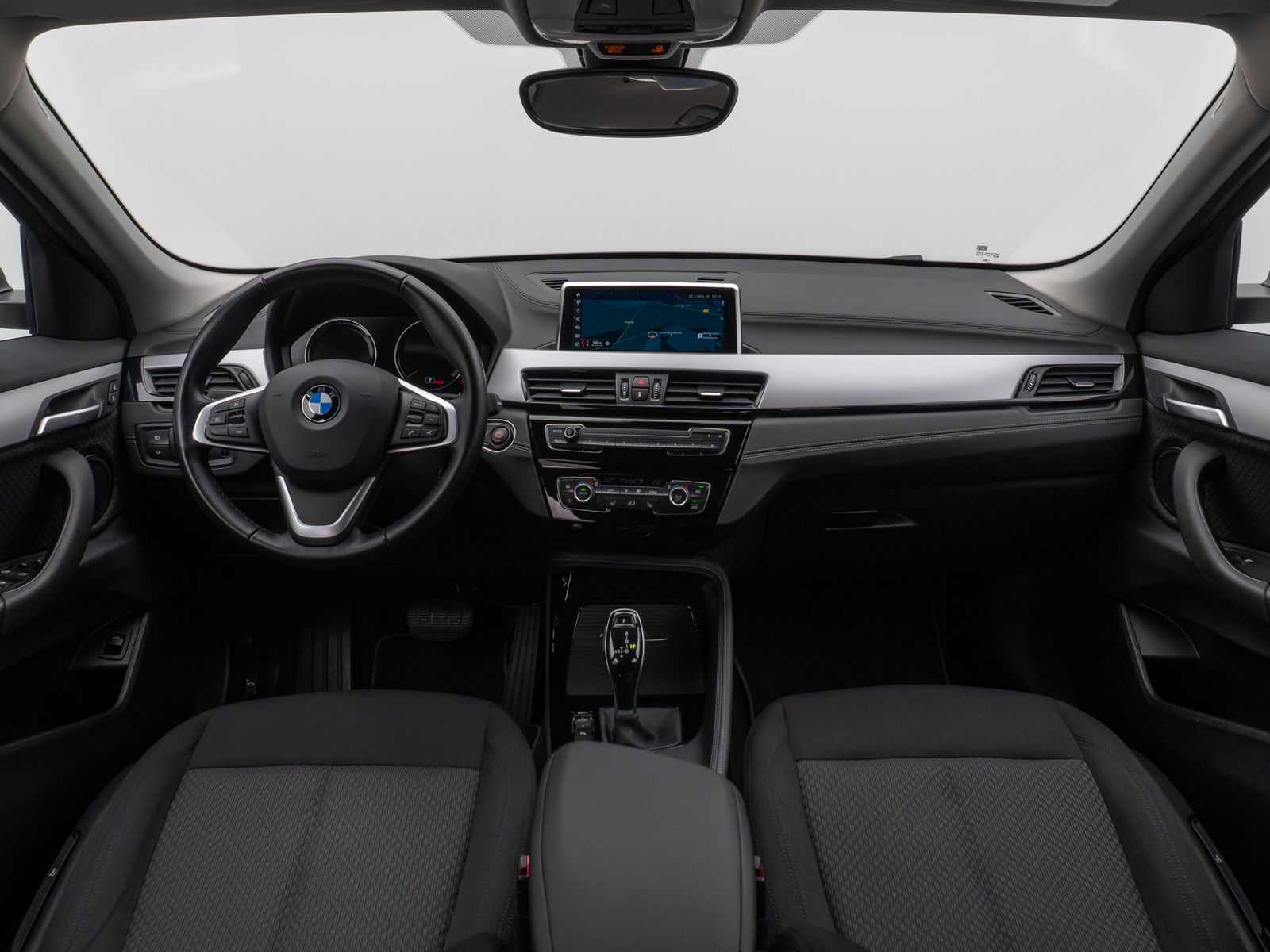 Fahrzeugabbildung BMW X2 sD18i Kamera DAB Geschwindig LED Navi ParkAss