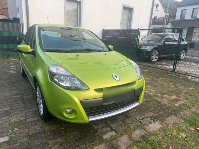 Renault Clio 1,2 Benzin 2 Jahre TÜV