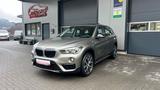 BMW X1  20 I X Drive Sport Line * AHK * Navi * Pano - silberne BMW X1
