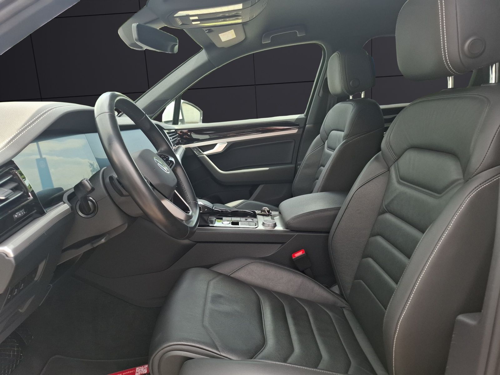 Fahrzeugabbildung Volkswagen Touareg TDI AHK Navi Leder ACC RFK SH 19"