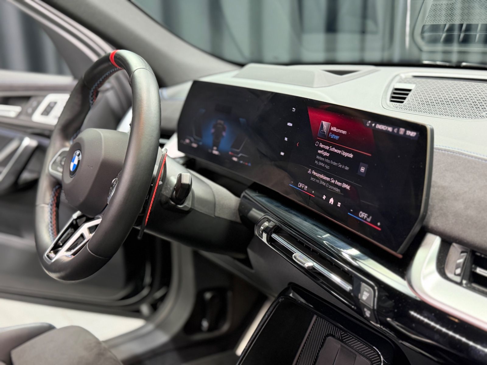Fahrzeugabbildung BMW X2 M35 i xDrive|M-SPORT PRO|NAVI|HEAD-UP|21 ZOLL