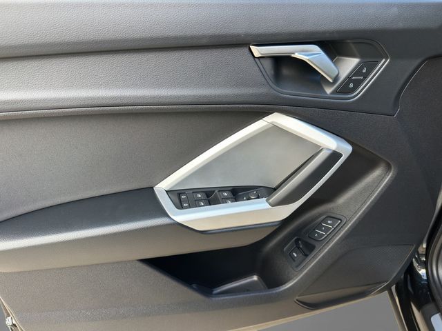Q3 35 2.0 TDI advanced KAMERA SHZ AHK LED