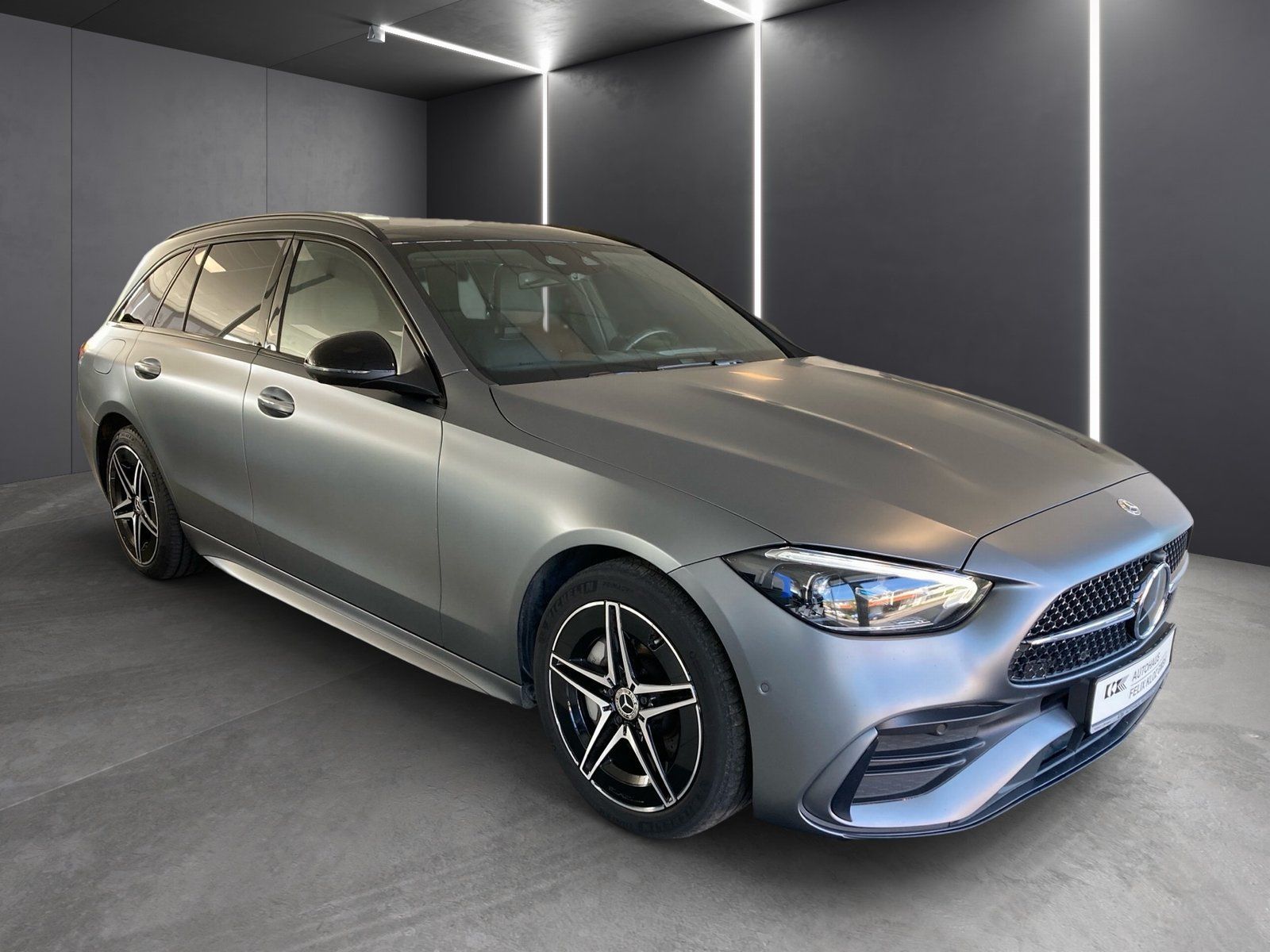 Fahrzeugabbildung Mercedes-Benz C 300 e T AMG*Pano*AHK*HUD*Distronic*Sound*360°*