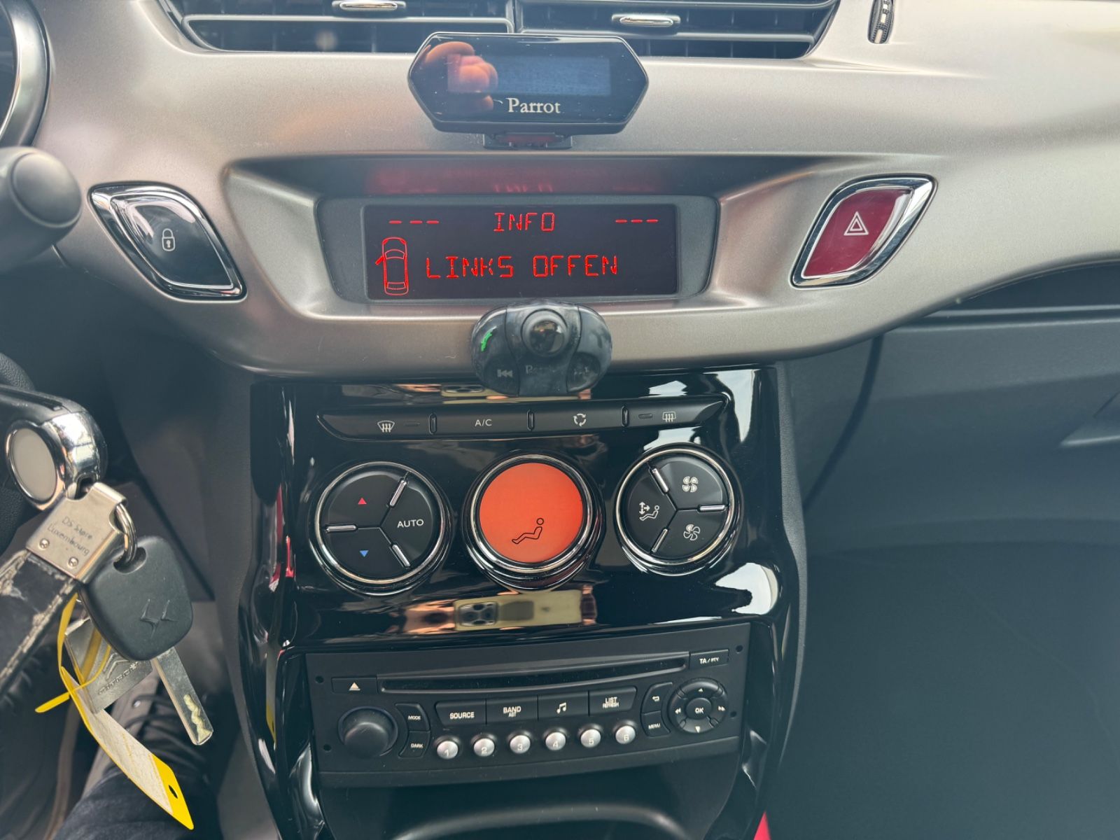 Fahrzeugabbildung Citroën DS3 TEMPOMAT LED PDC BII COLOR