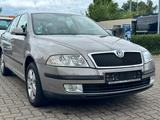 Skoda Octavia 1.6 Lim. Edition Klimaa/Tempomat/HU neu - Skoda Octavia mit Benzin-Antrieb: Limousine, 1.6