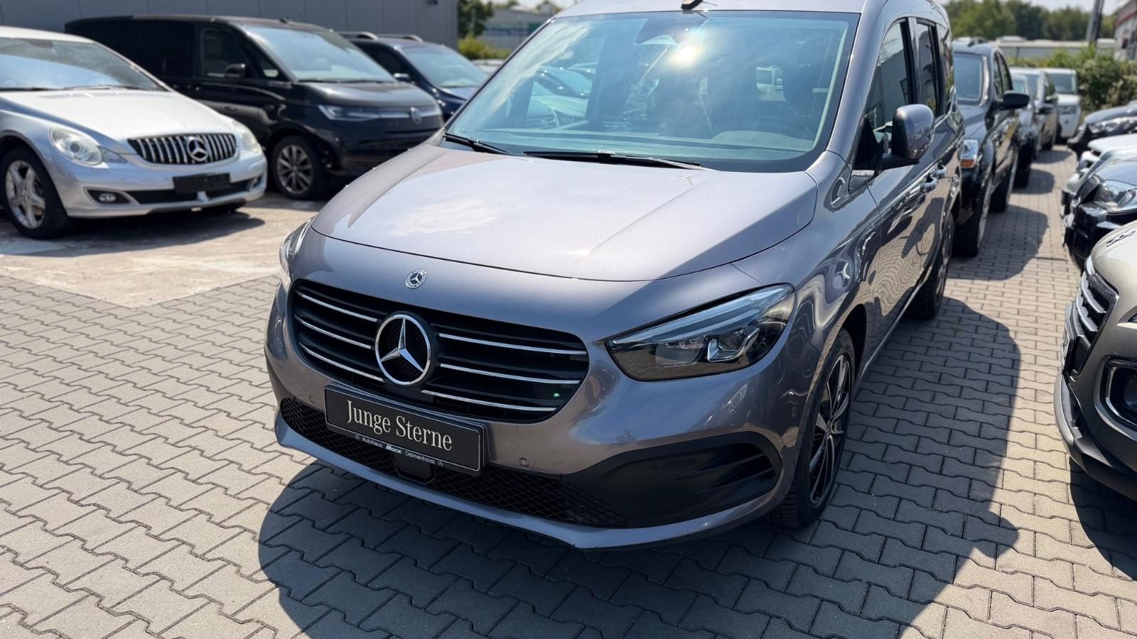 Mercedes-Benz T-Klasse 180d Progressive Autom./Camera/T.Leder