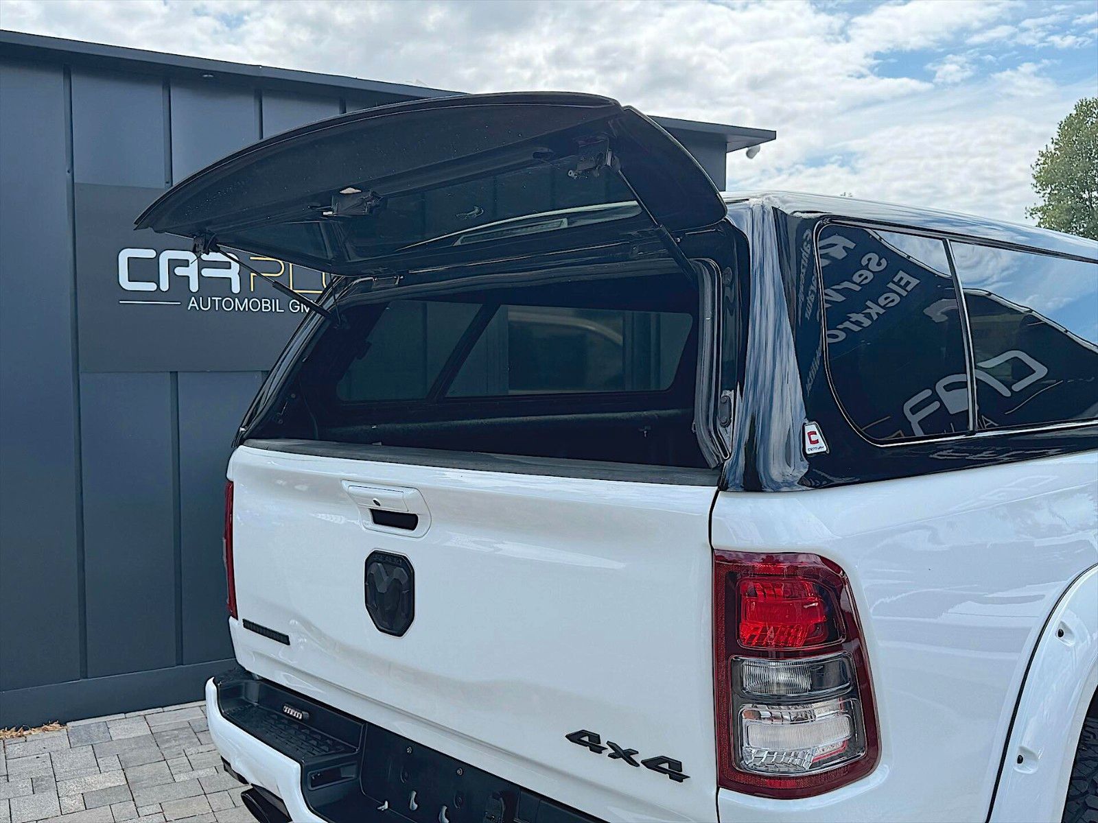 Fahrzeugabbildung Dodge RAM 5.7 V8 HEMI SPORT NIGHT Offroad 4x4 HARDTOP