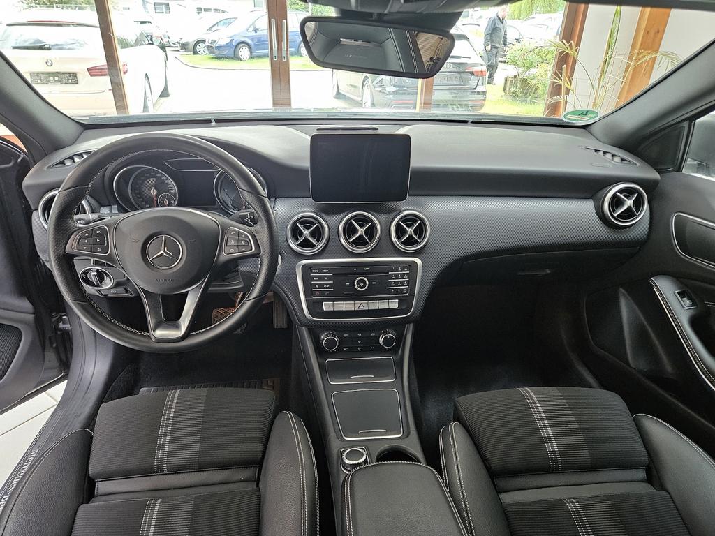 Mercedes-Benz A 220