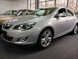 Opel Astra J Cosmo AUTOM KAMERA LEDER SD 1.HAND!VOLL - Opel Astra aus 2010: H