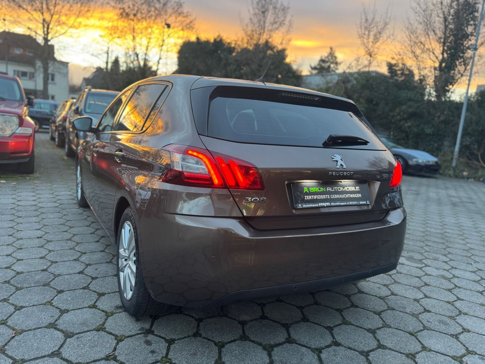 Fahrzeugabbildung Peugeot 308 Access Navi*PDC*SHZ*Garantie